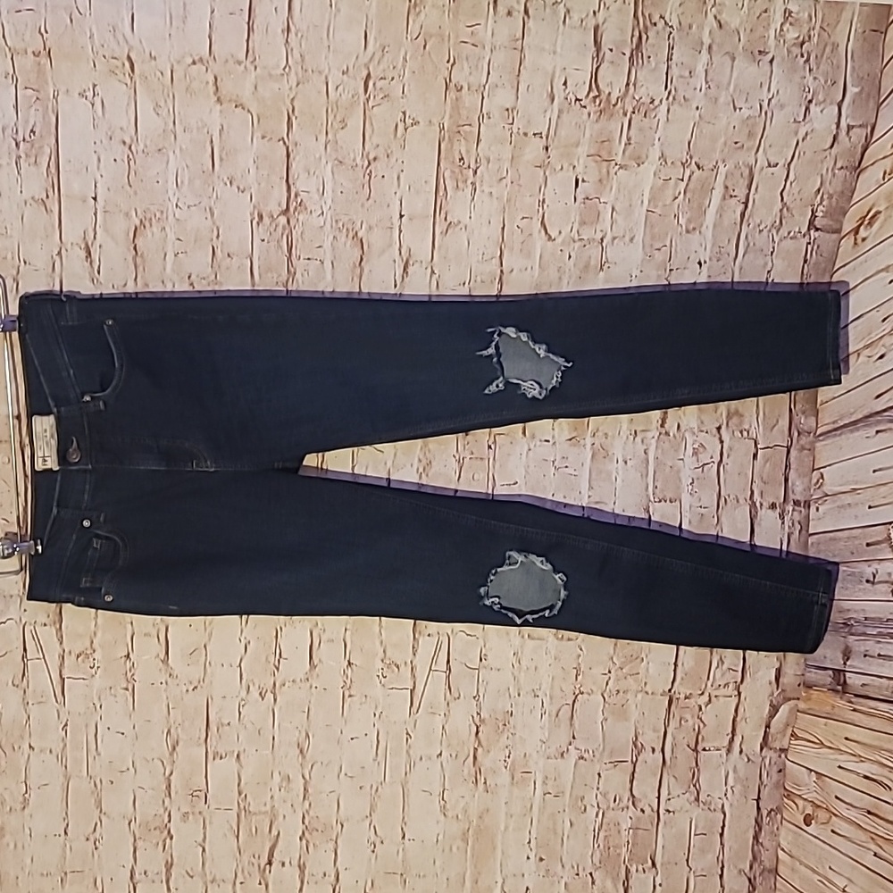 Free people sz 28 distressed jeans